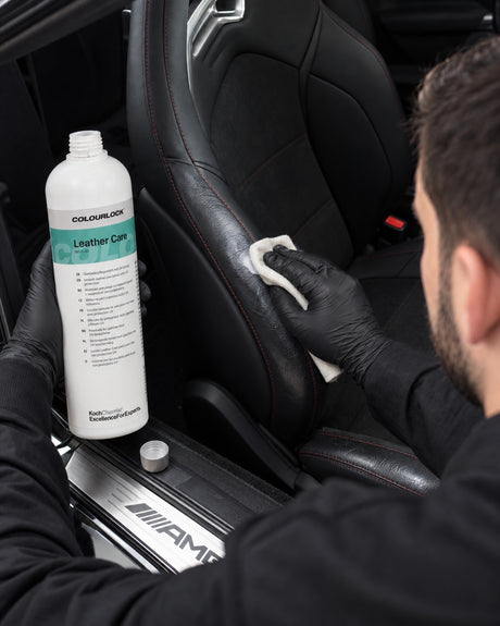 Leather Care steso con panno in viscosa — nell’articolo “Curare i sedili in pelle prima dell’inverno: così eviti le crepe”
