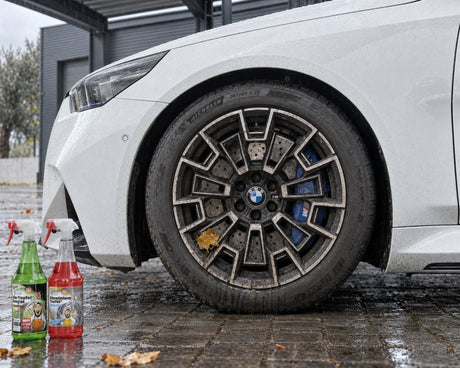 TUGA Chemie Alu-Teufel Spezial e Aluminium-Teufel davanti alla ruota anteriore sporca di una BMW M5 bianca