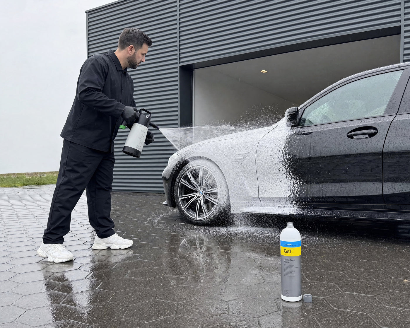Detailing1 Hero: Snow Foam — Regen-Vorwäsche kontaktlos (Desktop)