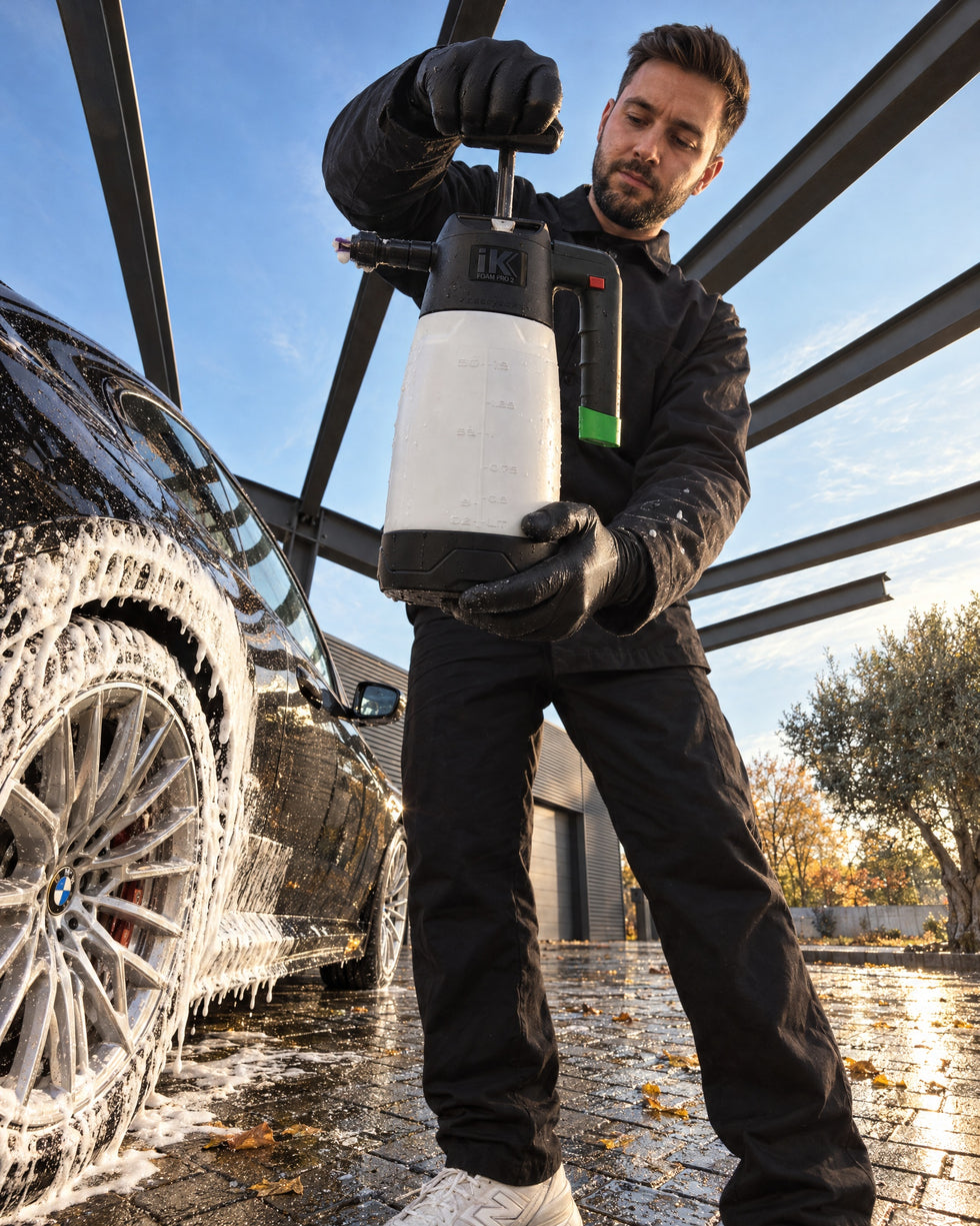 Detailing1 Hero: Pumpschaumsprüher — Hochdruckreiniger frostsicher lagern — Winterwäsche mit Pumpschaumsprüher (Mobile)