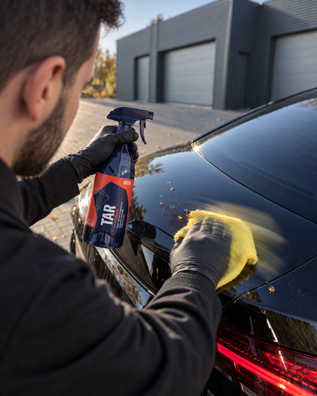 Detailing1 enlever la résine — GYEON Q²M Tar (REDEFINED) et microfibre sans appuyer sur le coffre